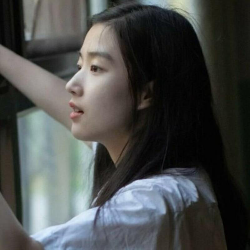 威海商務(wù)旅游代言車模端木凝倩