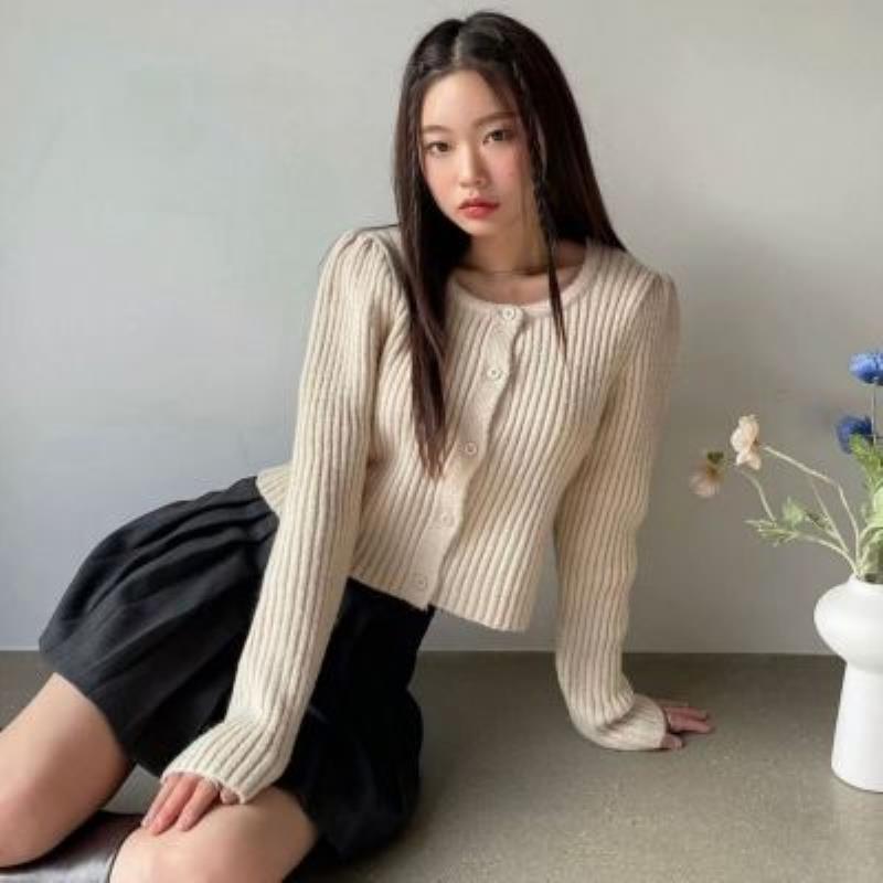 孝義私人導(dǎo)游金融師羊芳荃