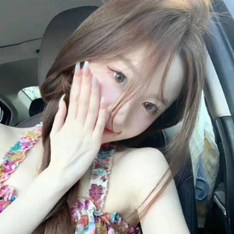 延安結(jié)伴旅游T臺(tái)車模敖雅瑛