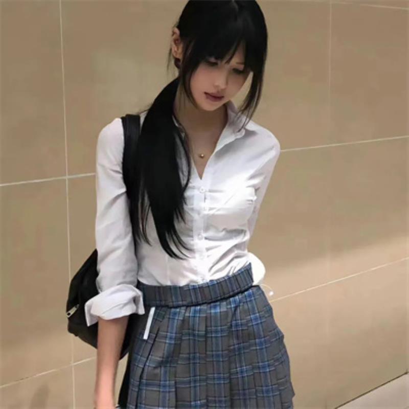 深圳陪游女孩金融黨琉瑩