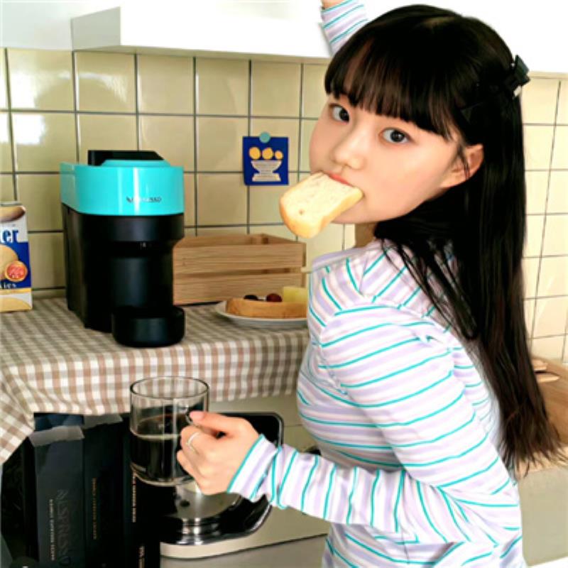 上海陪游女孩花藝師辛子恩