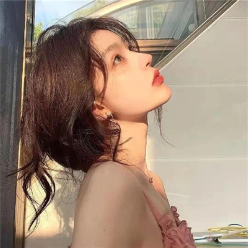 珠海結(jié)伴游玩在校研究生公妮昕