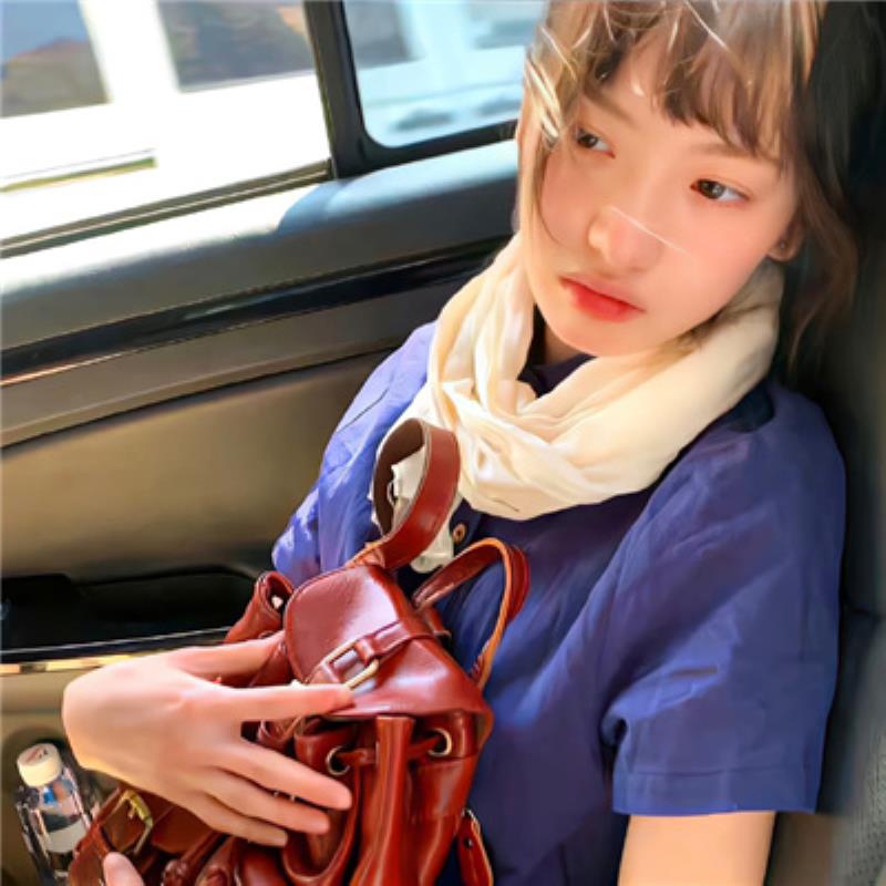 東陽伴游服務(wù)店內(nèi)銷售員機宛