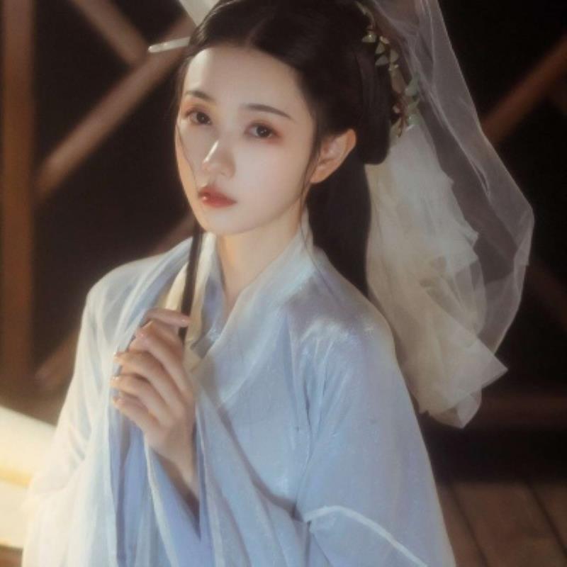 茂名陪游女孩直播網(wǎng)紅己平卉