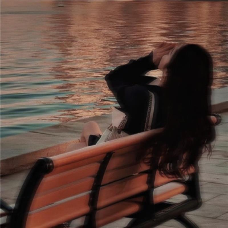 簡(jiǎn)陽(yáng)美女伴游預(yù)約化妝師信宅嬋