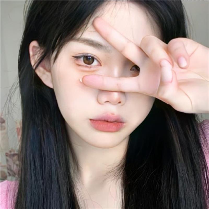 哈爾濱伴游裝訂員彤馨妮