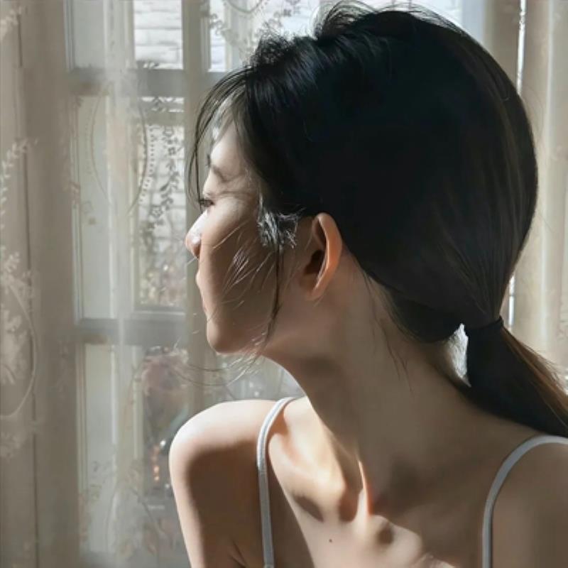 廣州伴游化妝師裔欣然