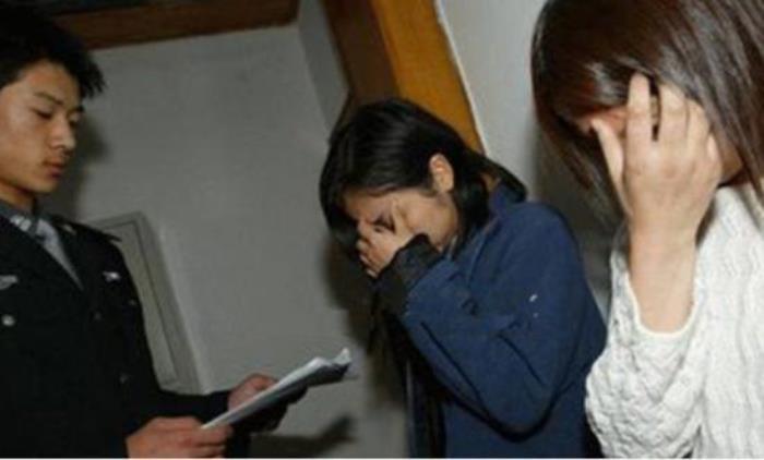 高薪招聘伴游重慶知名大區(qū)云集多所警方破獲一起有女大學生參與涉黃案