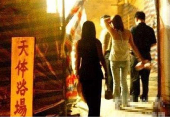 高薪招聘伴游重慶知名大區(qū)云集多所警方破獲一起有女大學生參與涉黃案