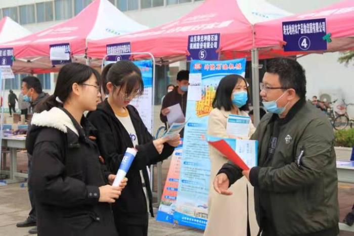 2016年濰坊市公開招聘商務(wù)伴游人員有關(guān)事項(xiàng)公告