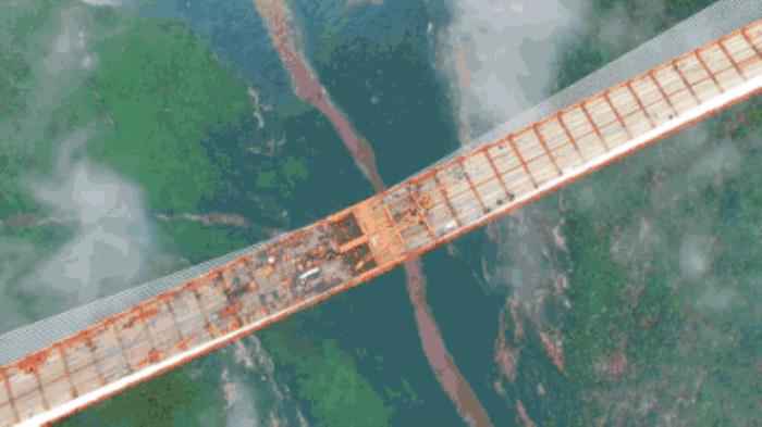 在云南世界最高橋上，看亞洲落差最大的瀑布，會有多震撼！