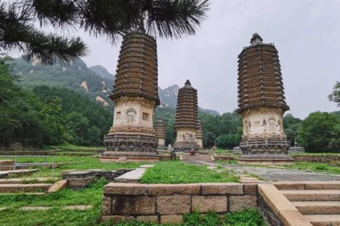 銀山塔林風(fēng)景區(qū)現(xiàn)在開(kāi)放嗎