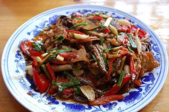 鳳凰古城特產(chǎn)有哪些 有什么是值得買的