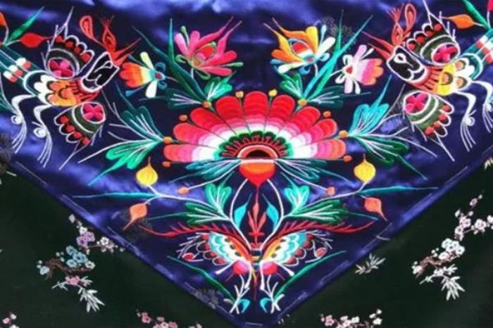 鳳凰古城特產(chǎn)有哪些 有什么是值得買的