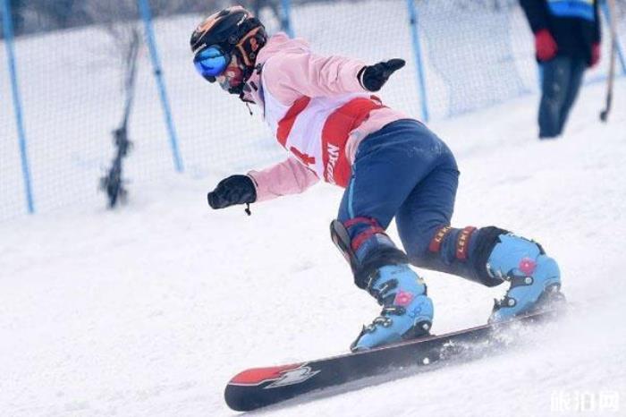 霜雪滑雪場(chǎng)景區(qū)介紹